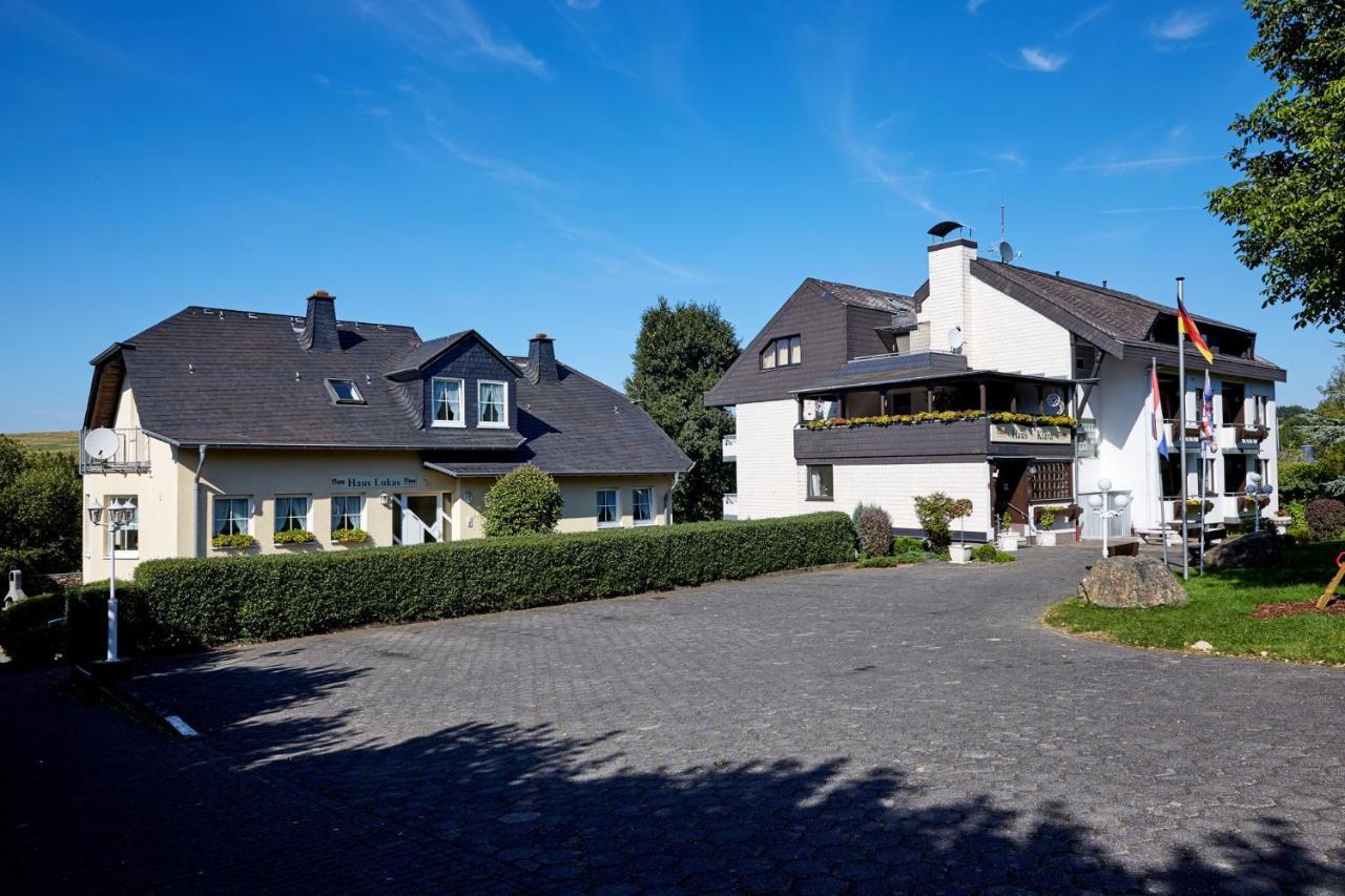 Hotel-Restaurant Maas Lutzerath Extérieur photo
